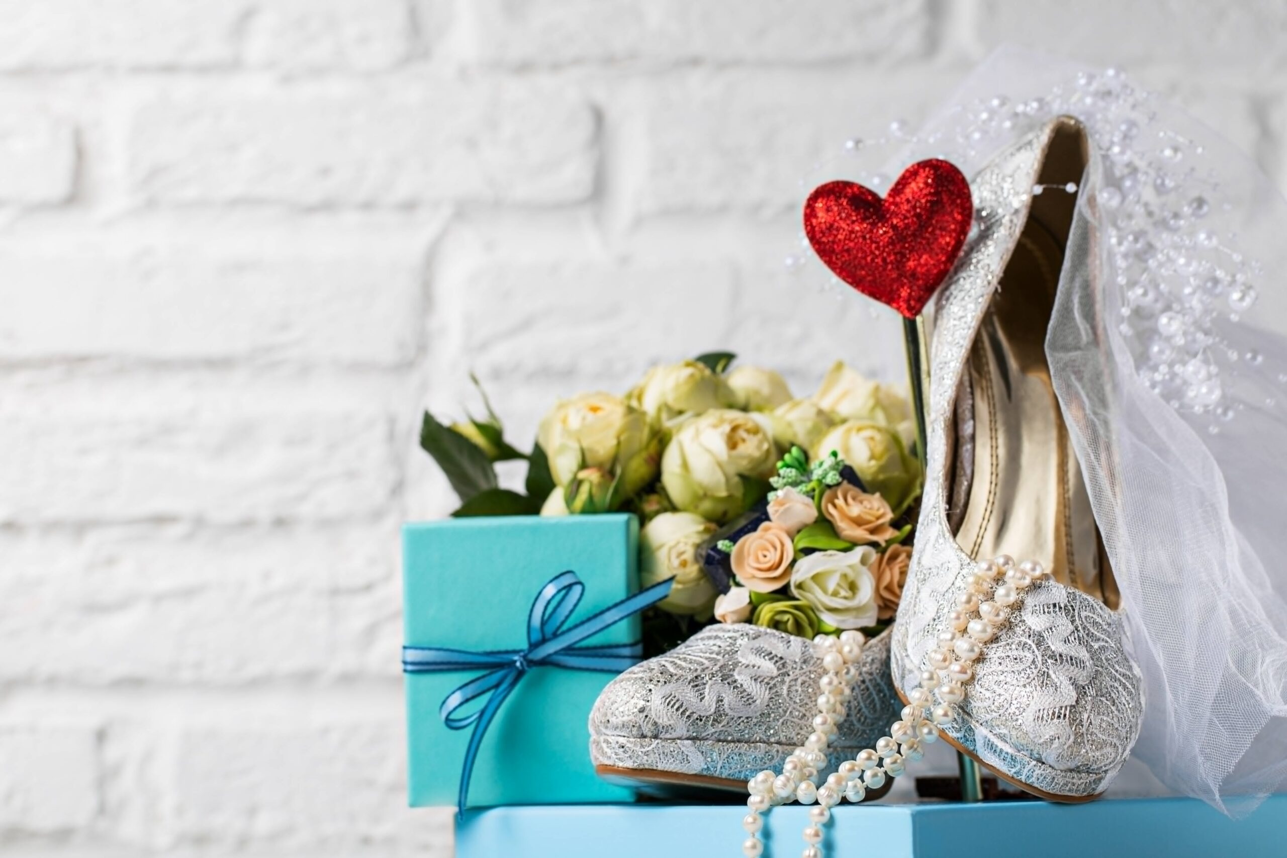 Top 10 Wedding Gifts That Will Impress Any Couple