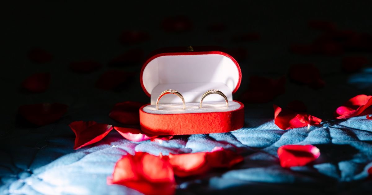 Gold vs Platinum Wedding Ring Sets His and Hers: Which Is Better?